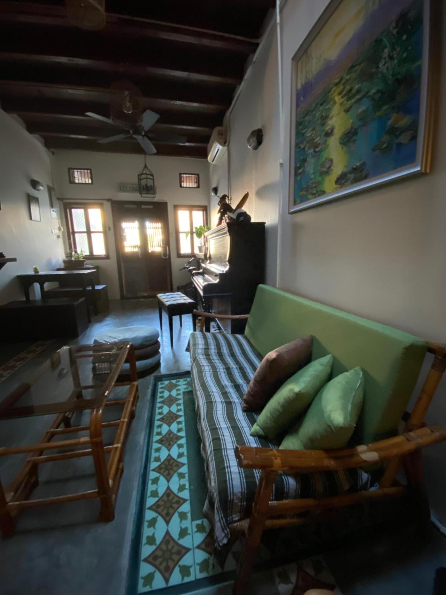 Homs Female Hostel George Town Esterno foto