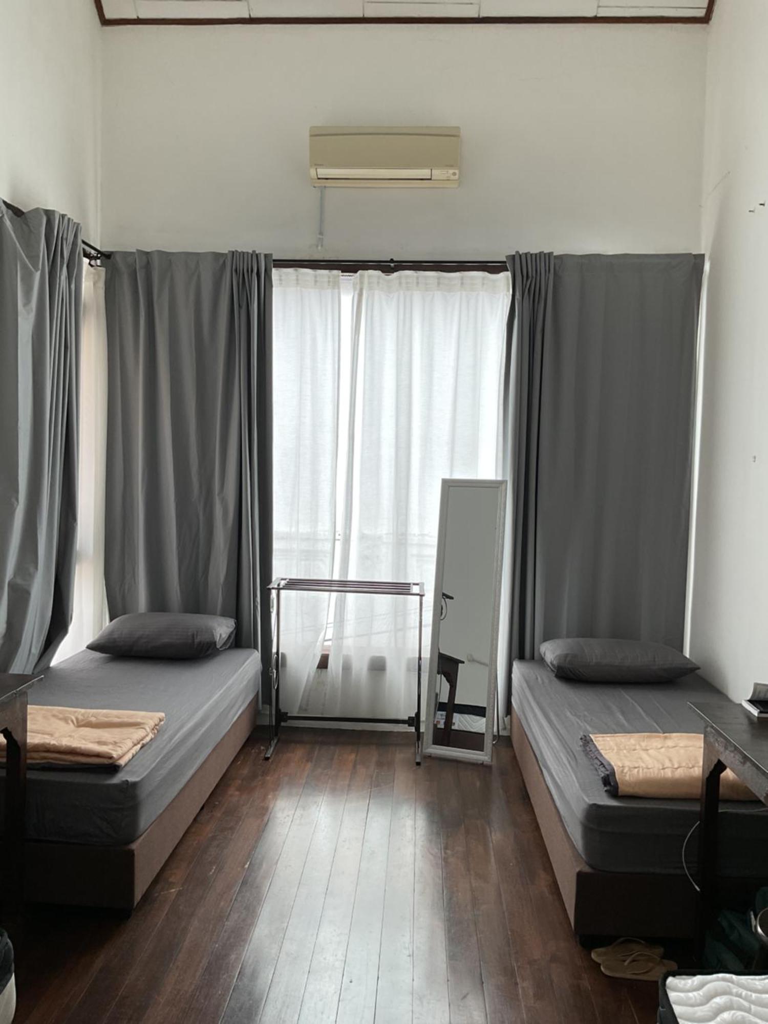 Homs Female Hostel George Town Esterno foto
